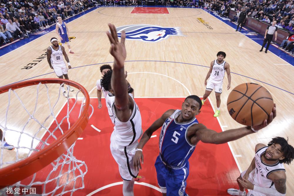 记者：后卫亨里希斯缺席了德国队本次集训的第一次合练