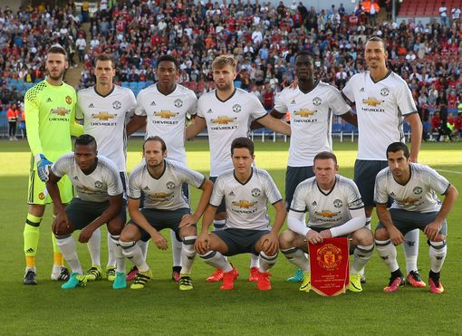 许多人对球 许多人对球